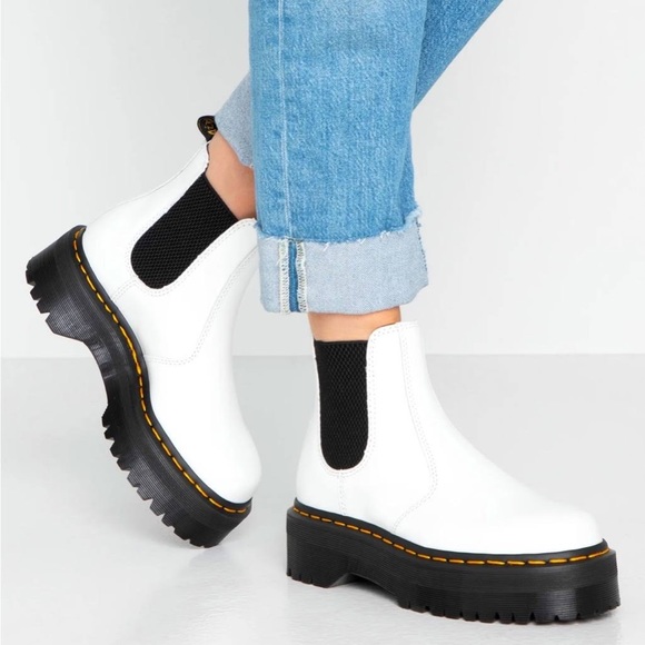 Dr. Martens 2976 Quad Smooth Leather Platform Chelsea Boot - Picture 3 of 8